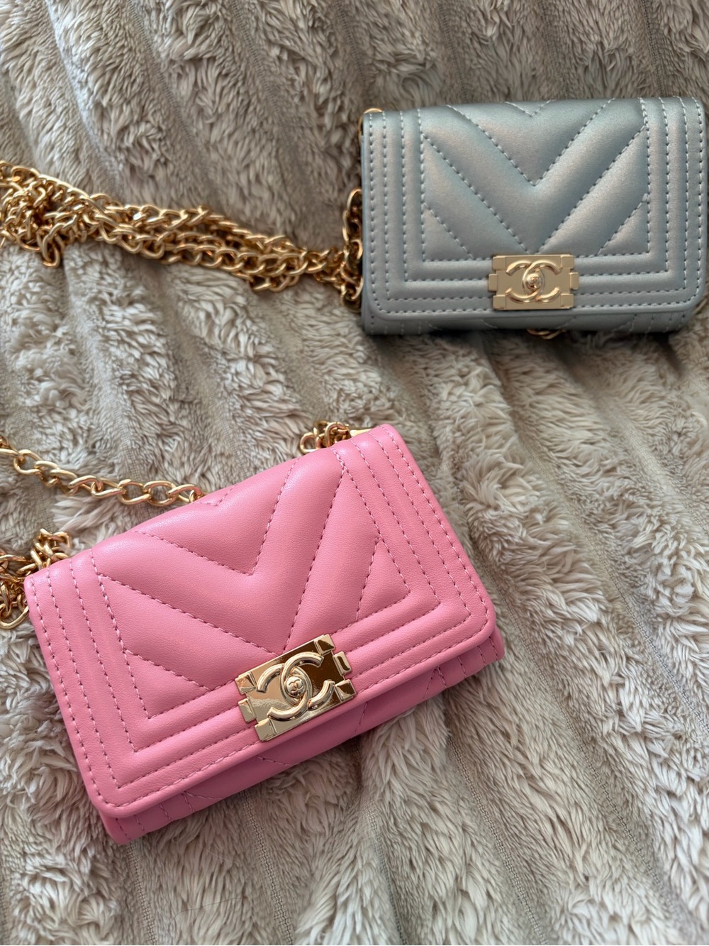 Pink Crossbody Chain Wallet - Picture 2 of 5